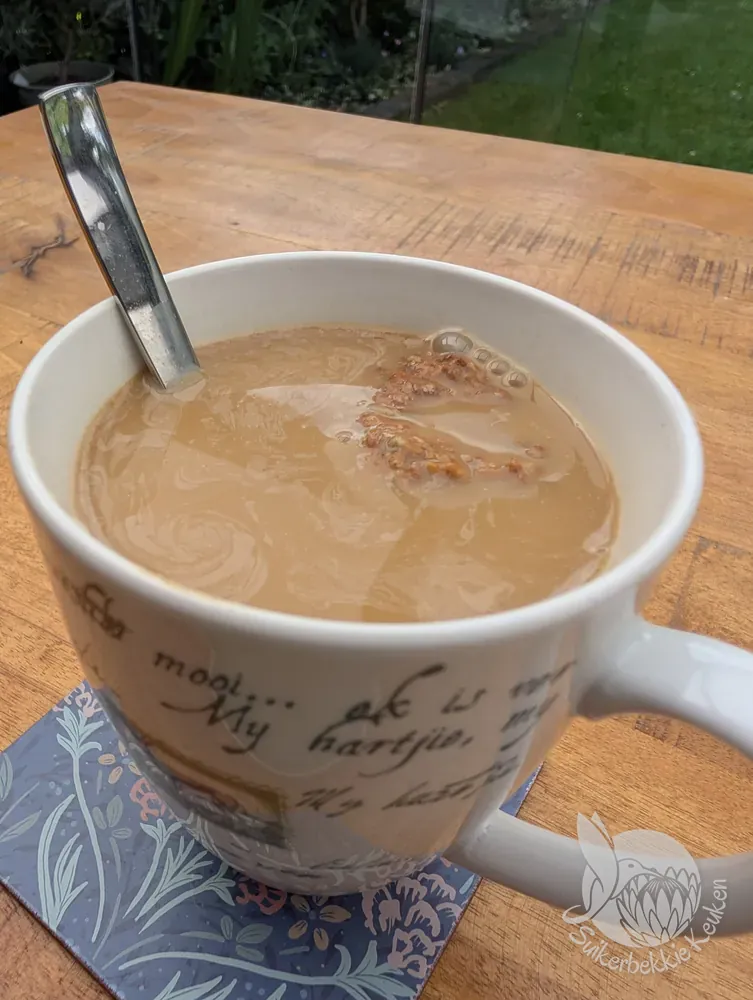 Zachte kruim drijft in de koffie, zo hoort het